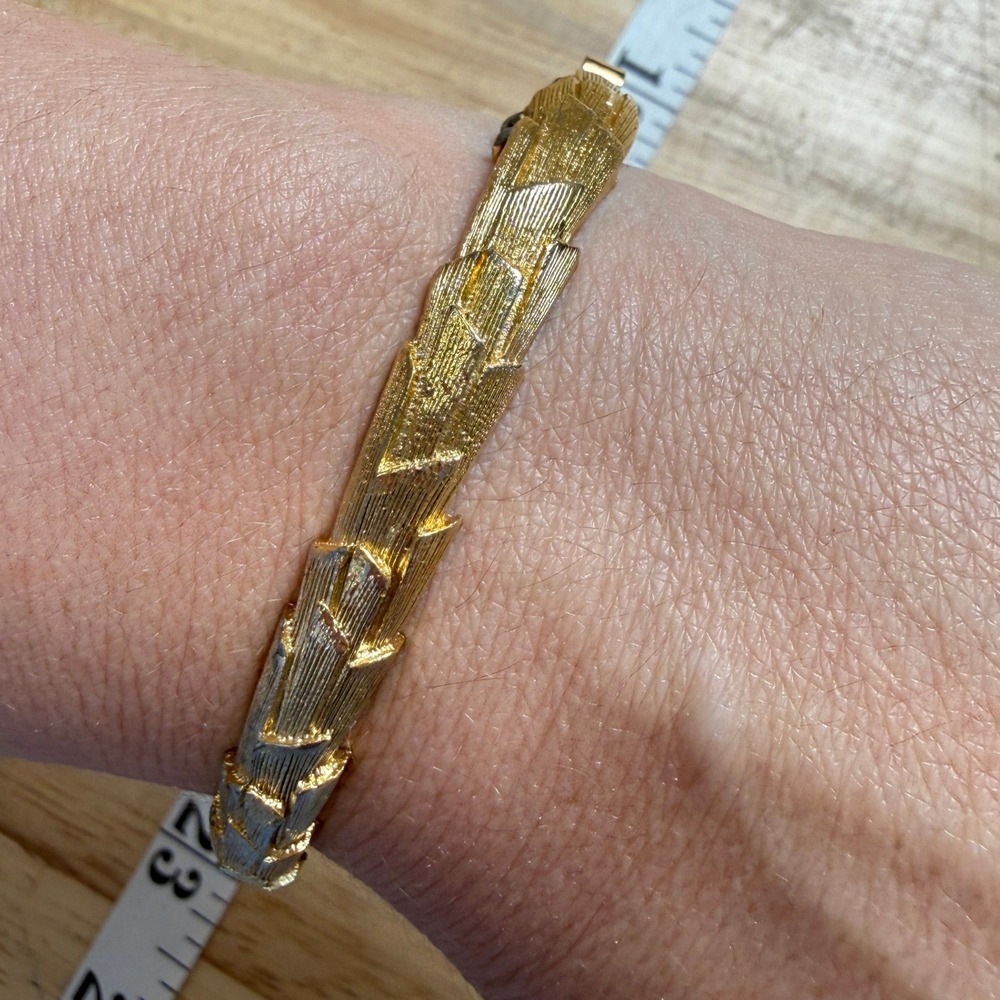 Lisner Hinged Bangle Gold Tone Textured Wheat Leaf‎ Botanical Statement